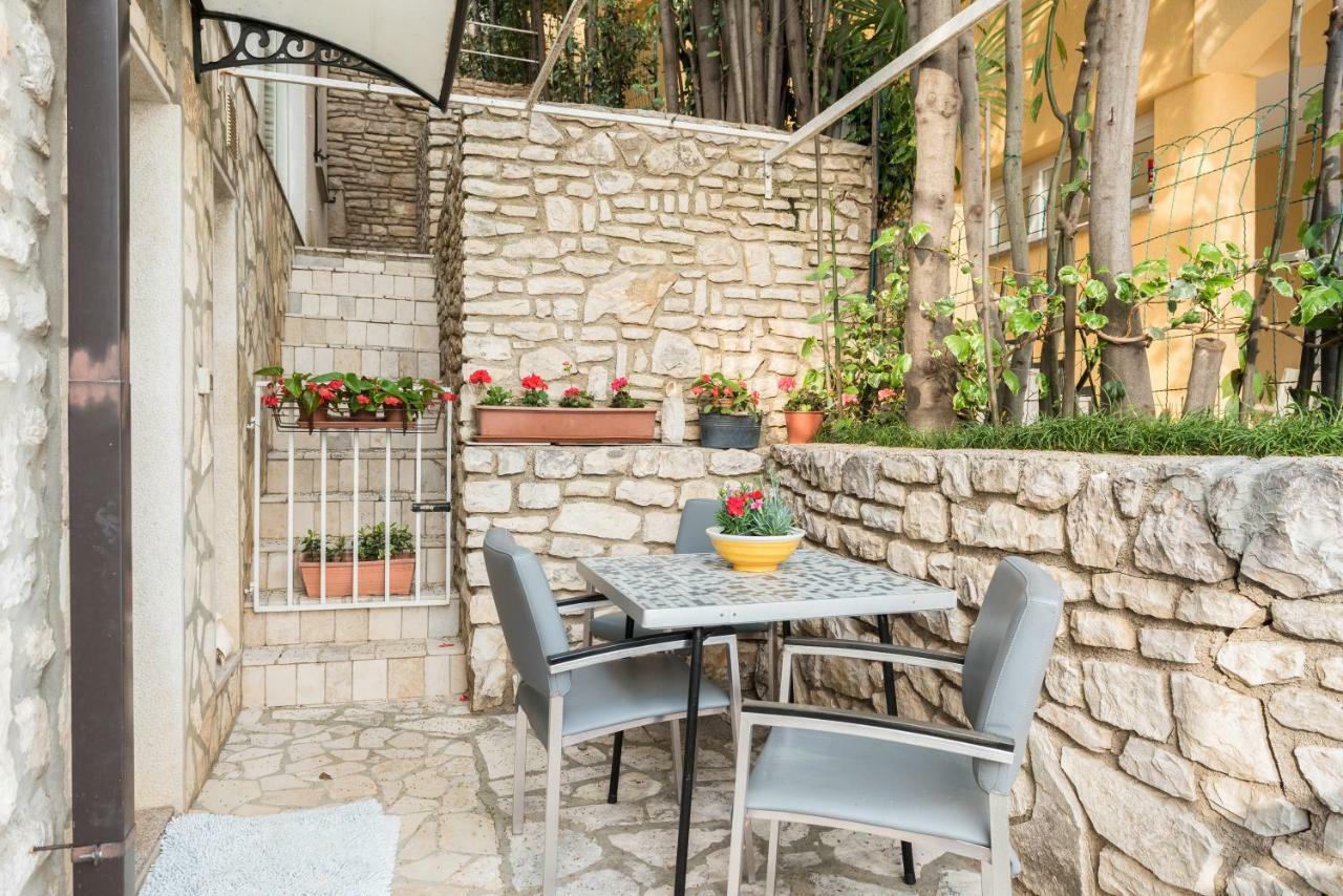 Luxury 1 Bedroom Apartment In Rabac Exterior foto